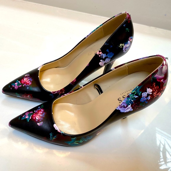 Guess Floral Pumps Sz 7 - Picture 4 of 8